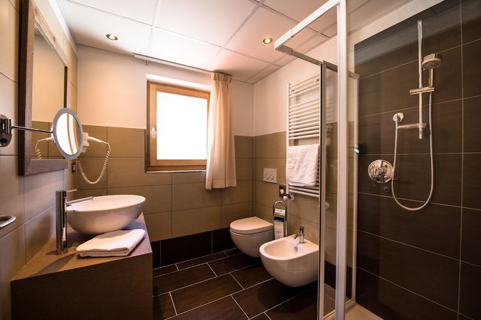 Imagen de la habitación del Hotel Golden Park Resort. Foto 12