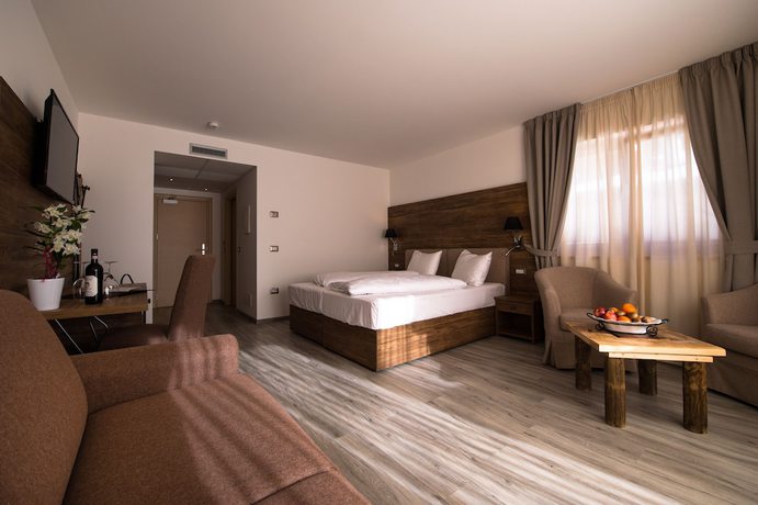 Imagen de la habitación del Hotel Golden Park Resort. Foto 15