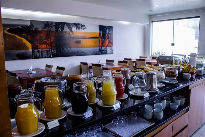 Imagen del bar/restaurante del Hotel Golden Park Salvador. Foto 2