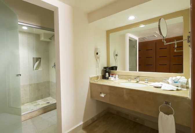 Imagen de la habitación del Hotel Golden Parnassus Resort & Spa. Foto 8