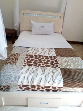 Imagen de la habitación del Hotel Golden Peace. Foto 14