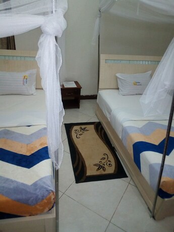 Imagen de la habitación del Hotel Golden Peace. Foto 22