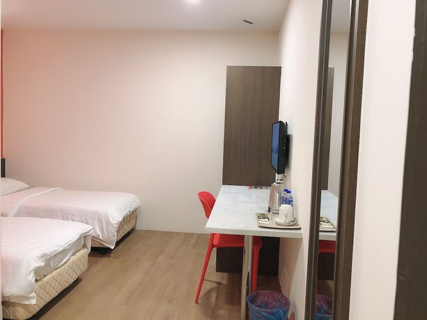 Imagen general del Hotel Golden Peak Inn. Foto 2