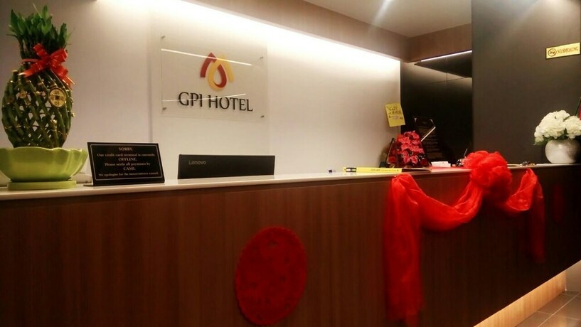 Imagen de los interiores del Hotel Golden Peak Inn. Foto 32