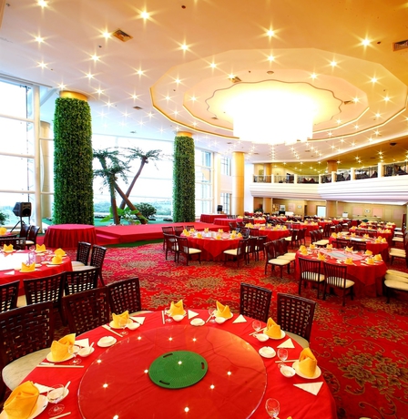 Imagen de los interiores del Hotel Golden Pebble International Convention Centre and Resort. Foto 14
