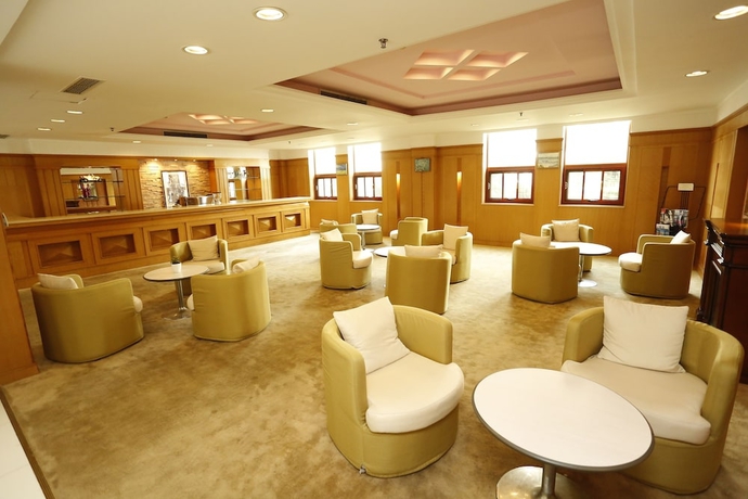 Imagen de los interiores del Hotel Golden Pebble International Convention Centre and Resort. Foto 17