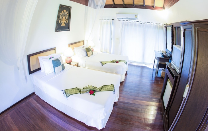 Imagen de la habitación del Hotel Golden Pine Resort. Foto 3