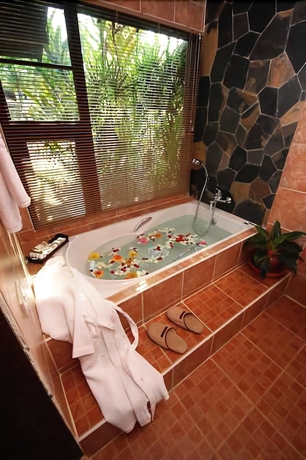 Imagen de la habitación del Hotel Golden Pine Resort. Foto 7