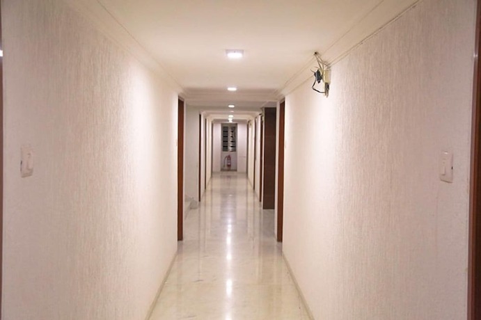 Imagen general del Hotel Golden Plaza, Ahmedabad. Foto 17