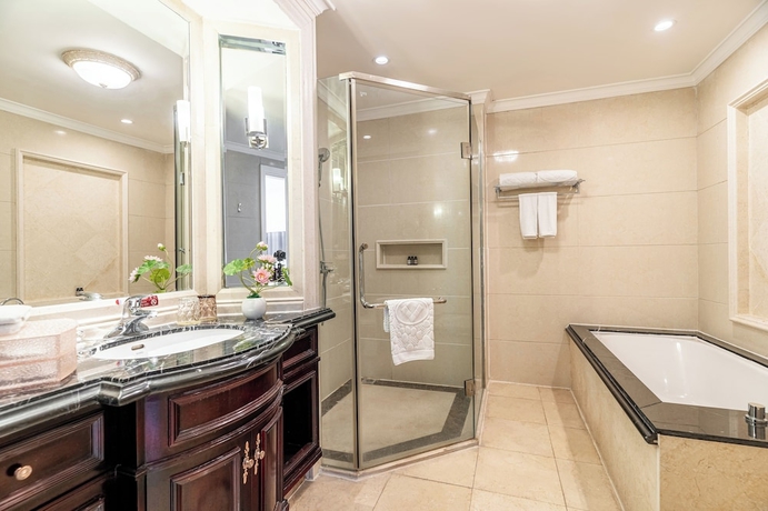 Imagen de la habitación del Hotel Golden Plaza International. Foto 4