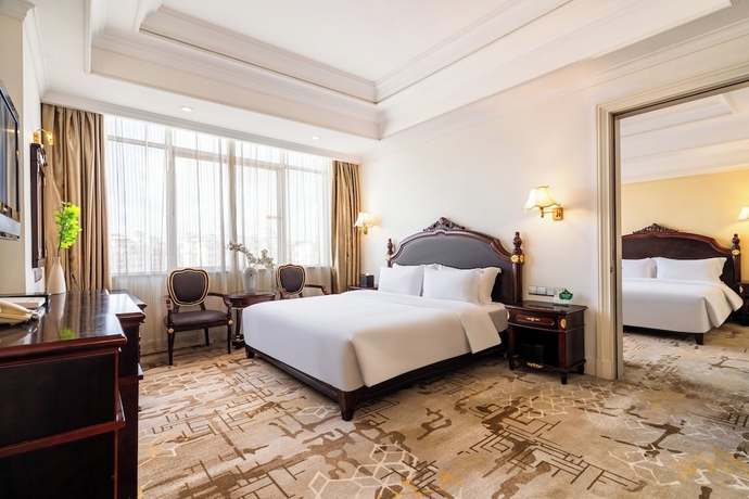 Imagen de la habitación del Hotel Golden Plaza International. Foto 6