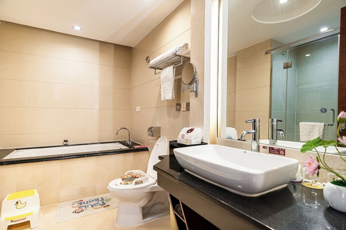Imagen de la habitación del Hotel Golden Plaza International. Foto 10