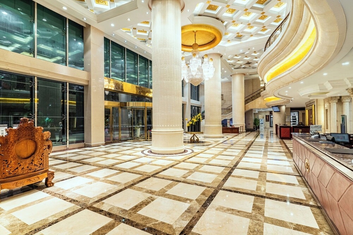 Imagen de los interiores del Hotel Golden Plaza International. Foto 16