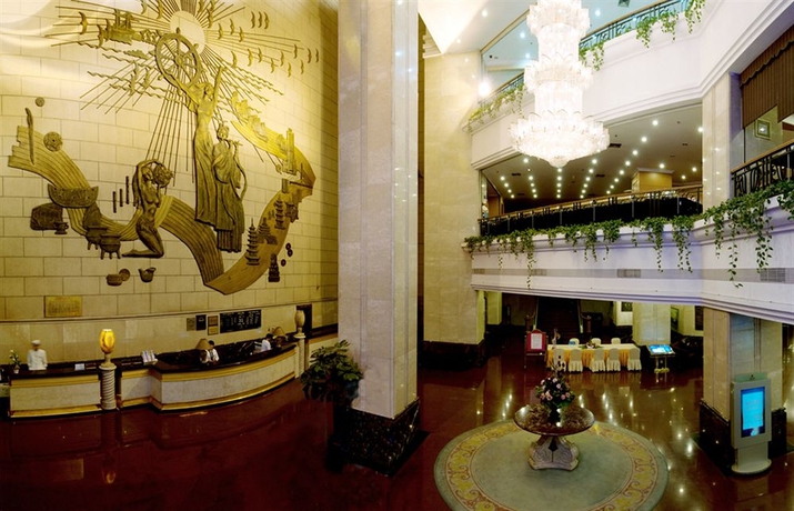 Imagen de los interiores del Hotel Golden Port. Foto 6