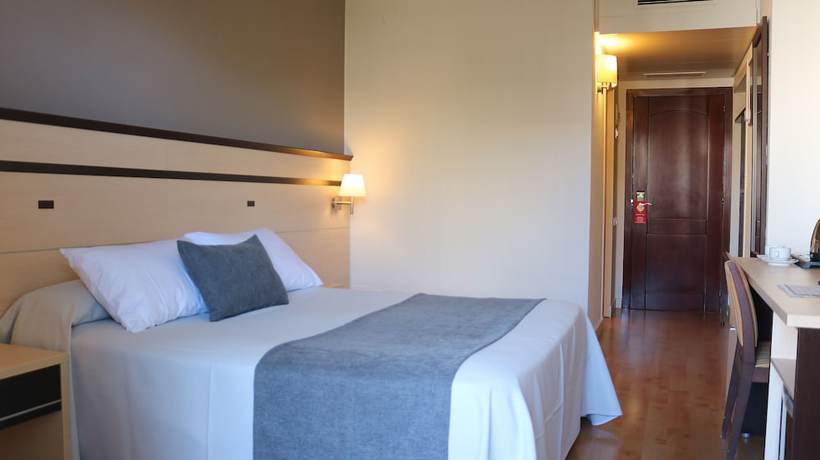 Imagen de la habitación del Hotel Golden Port Salou and Spa. Foto 9