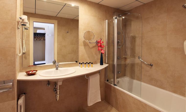 Imagen de la habitación del Hotel Golden Port Salou and Spa. Foto 11