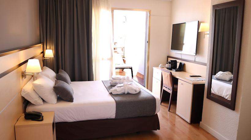 Imagen de la habitación del Hotel Golden Port Salou and Spa. Foto 16