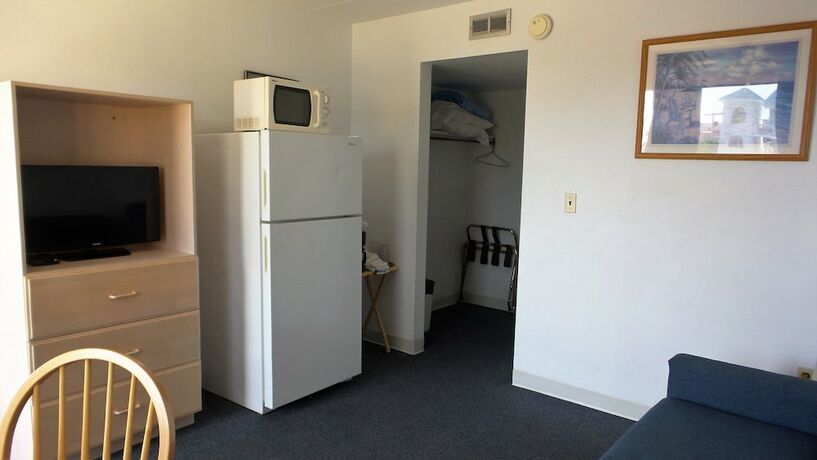 Imagen de la habitación del Hotel Golden Rail Motel. Foto 15