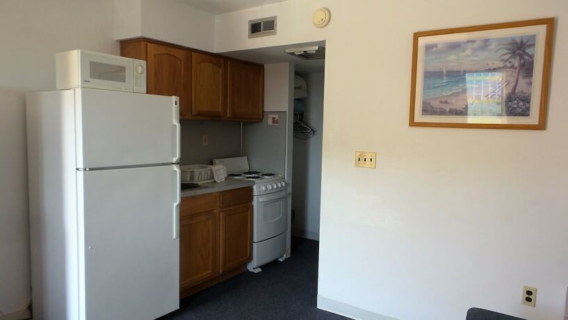 Imagen de la habitación del Hotel Golden Rail Motel. Foto 16