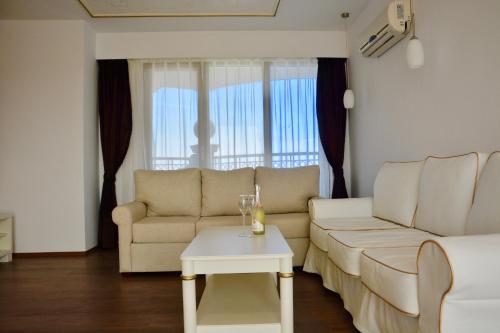 Imagen general del Hotel Golden Rainbow Beach. Foto 7