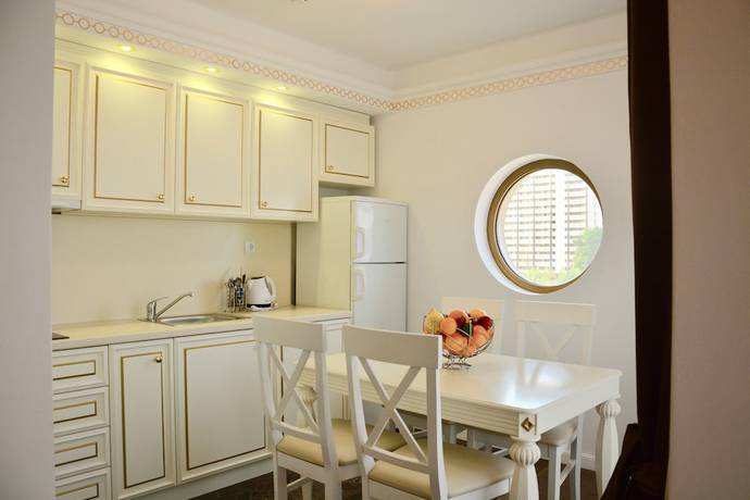 Imagen de la habitación del Hotel Golden Rainbow VIP Residence. Foto 6