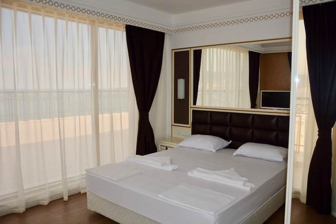 Imagen de la habitación del Hotel Golden Rainbow VIP Residence. Foto 9