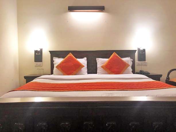 Imagen de la habitación del Hotel Golden Ram Vilas. Foto 7