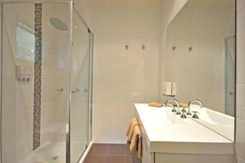 Imagen de la habitación del Hotel Golden Reef Motor Inn. Foto 2