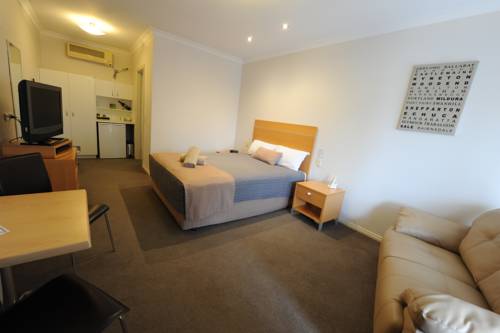 Imagen de la habitación del Hotel Golden Reef Motor Inn. Foto 6