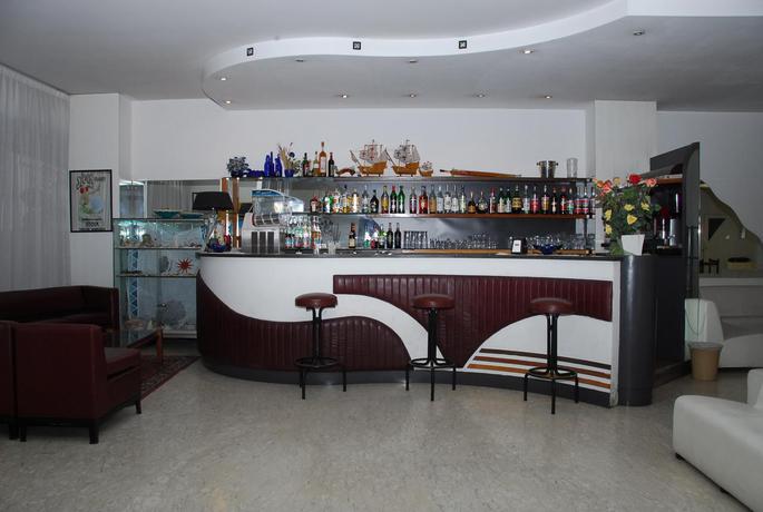 Imagen del bar/restaurante del Hotel Golden, Rimini. Foto 5
