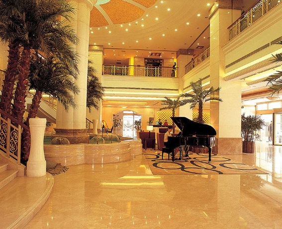 Imagen de los interiores del Hotel Golden River View. Foto 9