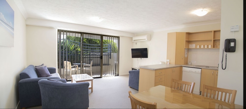 Imagen de la habitación del Hotel Golden Riviera Beach Resort. Foto 18