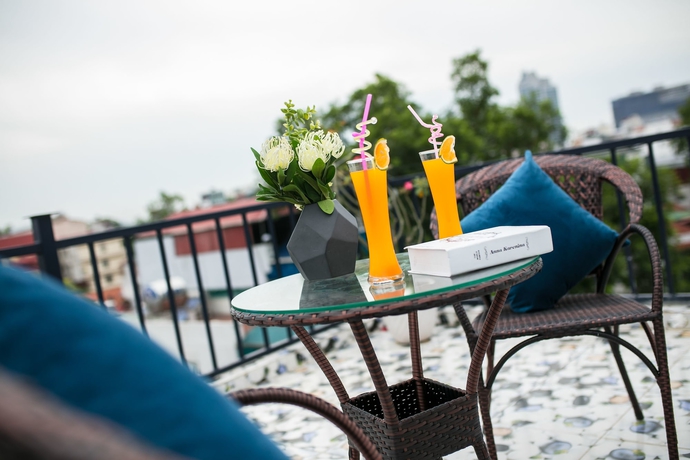 Imagen de los exteriores del Hotel Golden Rooster. Foto 14