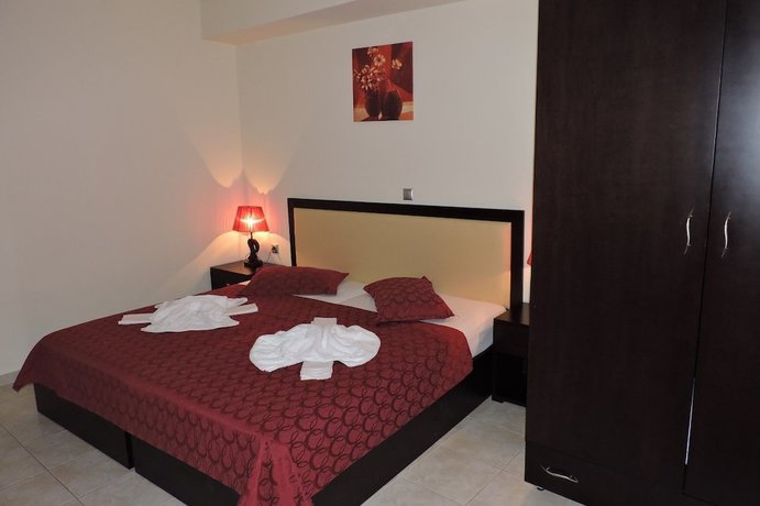 Imagen de la habitación del Hotel Golden Rose Suites. Foto 6