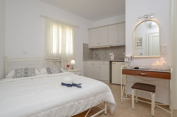 Imagen de la habitación del Hotel Golden Sand Naxos. Foto 2