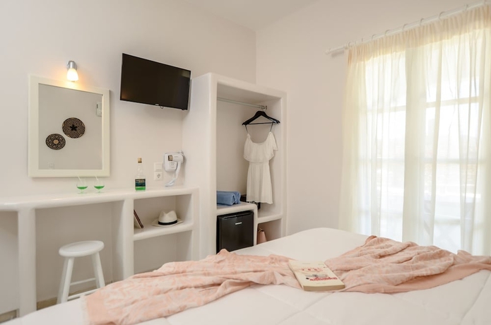 Imagen de la habitación del Hotel Golden Sand Naxos. Foto 13