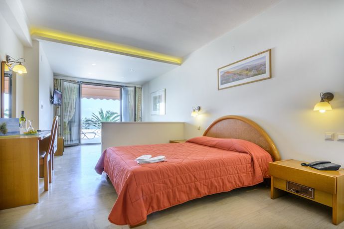 Imagen de la habitación del Hotel Golden Sand, Plaka. Foto 7