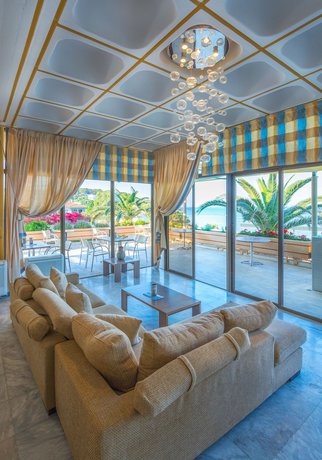 Imagen de los interiores del Hotel Golden Sand, Plaka. Foto 18