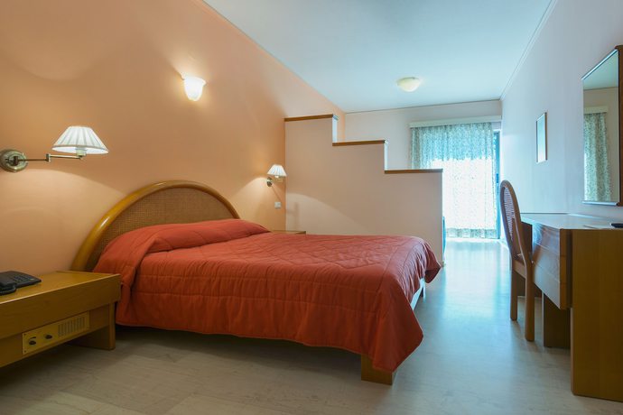 Imagen de la habitación del Hotel Golden Sand, Plaka. Foto 10