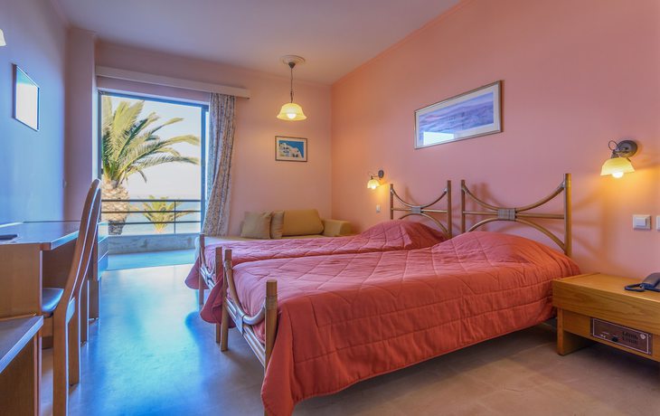 Imagen de la habitación del Hotel Golden Sand, Plaka. Foto 14