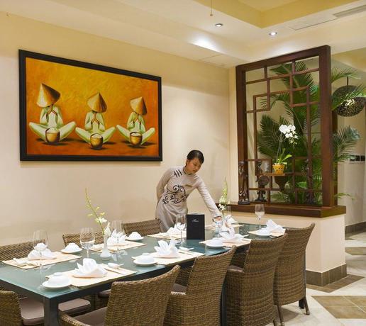 Imagen del bar/restaurante del Hotel Golden Sand Resort & Spa Hoi An. Foto 8