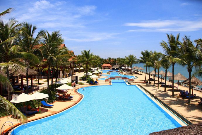 Imagen de la piscina del Hotel Golden Sand Resort & Spa Hoi An. Foto 16
