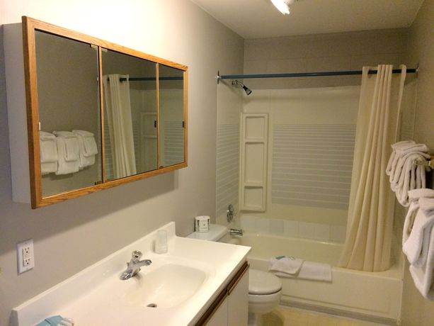 Imagen de la habitación del Hotel Golden Sands Resort Motel. Foto 17
