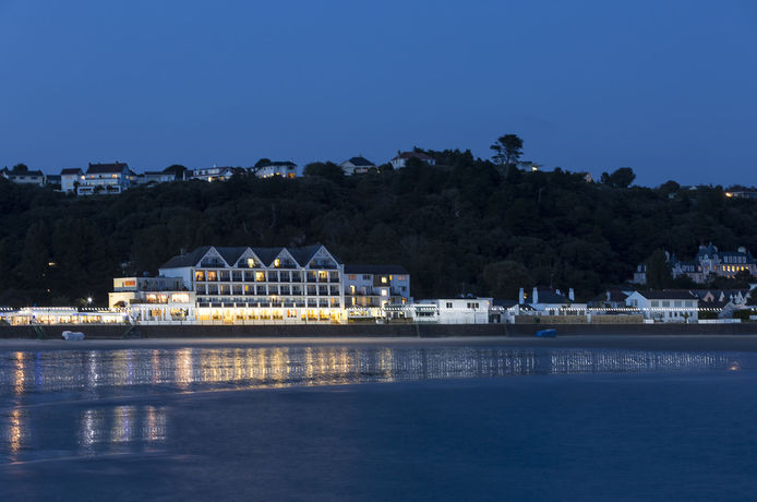 Imagen de los exteriores del Hotel Golden Sands, St Brelade. Foto 13