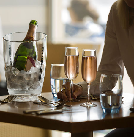 Imagen del bar/restaurante del Hotel Golden Sands, St Brelade. Foto 11