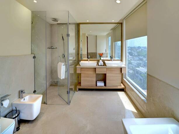 Imagen de la habitación del Hotel Golden Sarovar Portico Amritsar. Foto 15