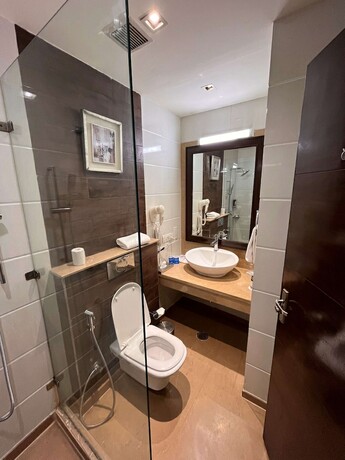 Imagen de la habitación del Hotel Golden Sarovar Portico Amritsar. Foto 18
