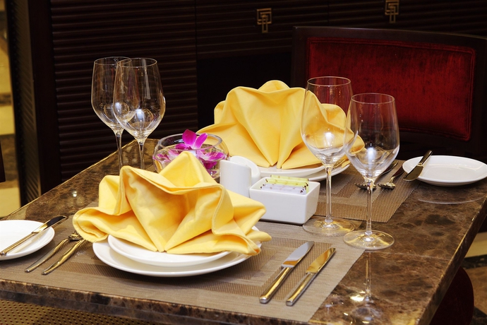 Imagen del bar/restaurante del Hotel Golden Silk Boutique. Foto 3