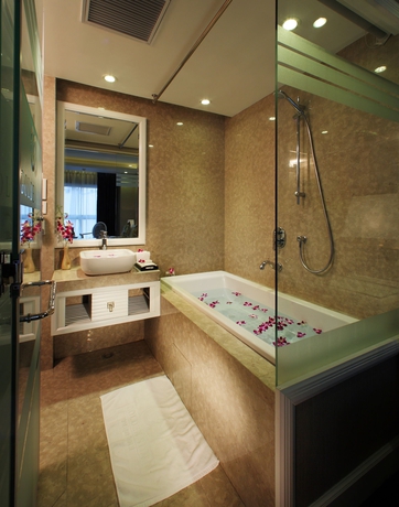 Imagen de la habitación del Hotel Golden Silk Boutique. Foto 10