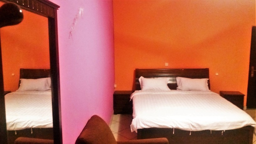 Imagen de la habitación del Hotel Golden Simcha. Foto 8
